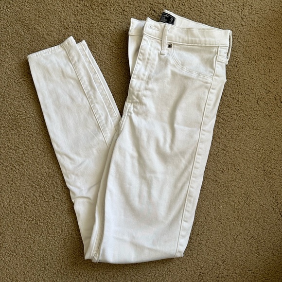 Abercrombie & Fitch Denim - Abercrombie & Fitch Ultra High Rise White Jean Legging